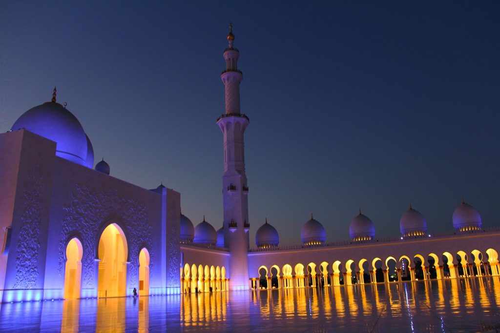 how to visit sheikh zayed mosque