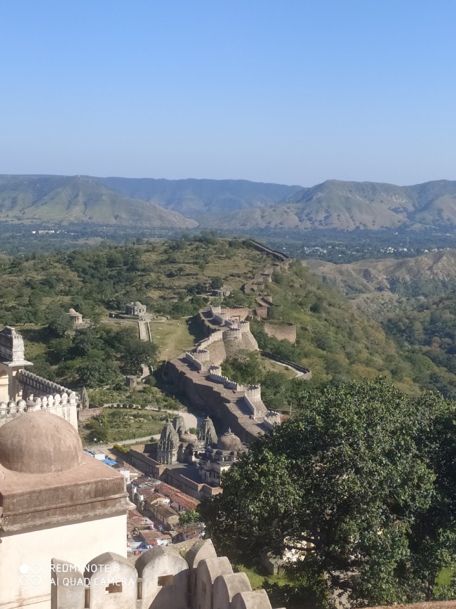Which Fort is Absolutely Beautiful in Udaipur?