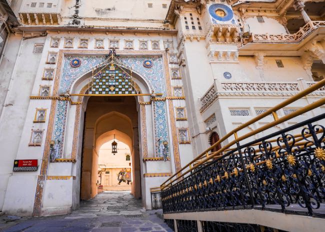 What are the Affordable Palaces to Stay in Udaipur?